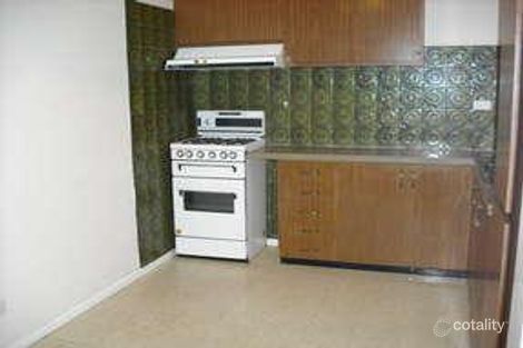 Property photo of 18 Hales Crescent Jacana VIC 3047