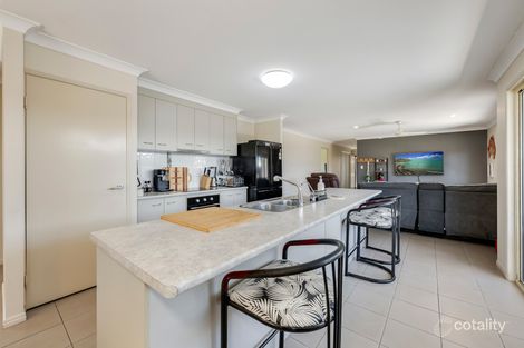 Property photo of 2 Blake Court Thabeban QLD 4670