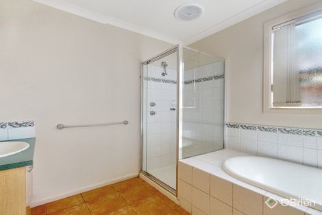Property photo of 19 Ardenne Court Narre Warren South VIC 3805