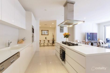 Property photo of 2/100 Burke Road Malvern East VIC 3145