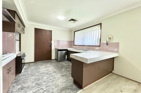 Property photo of 3 Swallow Place Ingleburn NSW 2565