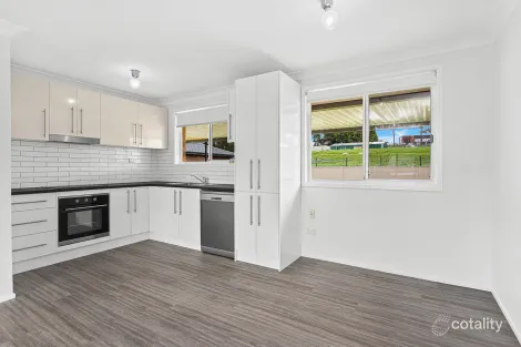 Property photo of 13 Birra Drive Oak Flats NSW 2529