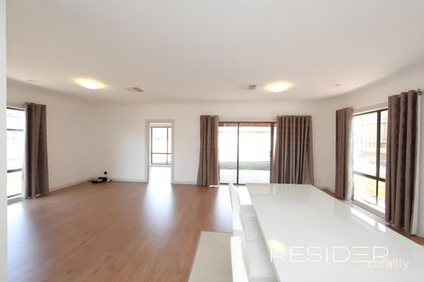 Property photo of 15 Tooradin Crescent Doreen VIC 3754