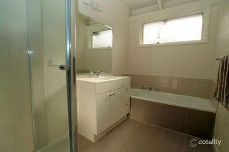 Property photo of 2/223 Ferntree Gully Road Mount Waverley VIC 3149