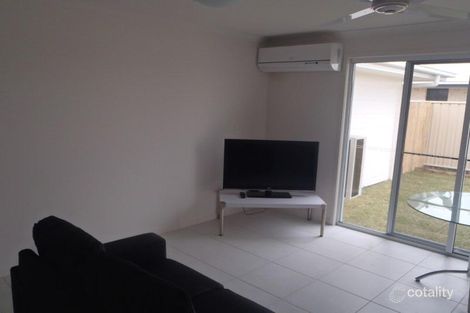 Property photo of 2/38 Lakeside Drive Emerald QLD 4720