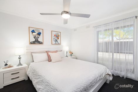 Property photo of 2/17 Truscott Street Whittington VIC 3219