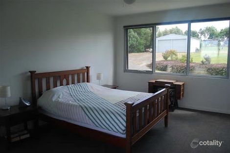 5 Cilmery Cres, Woodford, VIC 3281