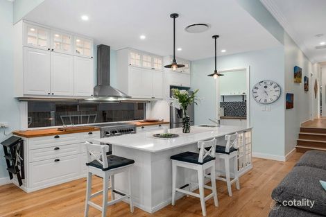 Property photo of 14 Manin Street Wynnum QLD 4178