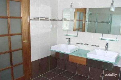 Property photo of 3 Chippenham Place Chipping Norton NSW 2170