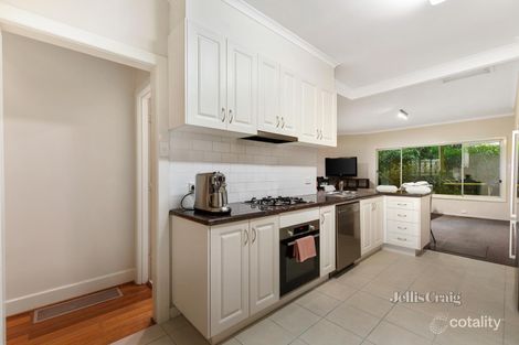 Property photo of 2 Halley Court Bentleigh VIC 3204