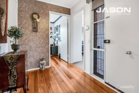 Property photo of 1 Bradford Close Gladstone Park VIC 3043