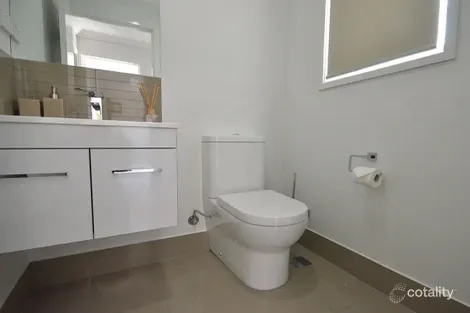 Property photo of 4/11 Side Street West Gladstone QLD 4680