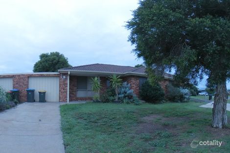 2/8 Buckingham Dr, Werribee, VIC 3030