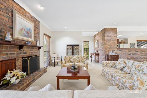 Property photo of 5 Carnoustie Court Indooroopilly QLD 4068