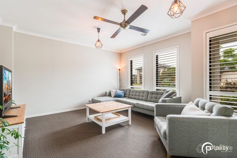 Property photo of 17 Wheelwright Street Clyde North VIC 3978