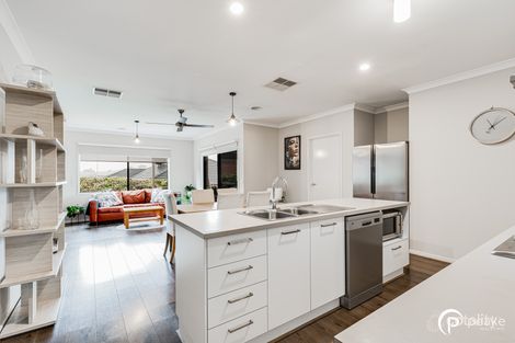 Property photo of 17 Wheelwright Street Clyde North VIC 3978