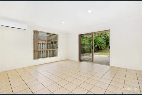 Property photo of 14 Bowerbird Place Calamvale QLD 4116