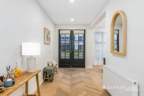Property photo of 54 Basin Rise Highton VIC 3216
