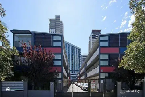 6/124 Terrace Rd, Perth, WA 6000