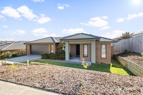 Property photo of 11 Bunyip Drive Drouin VIC 3818