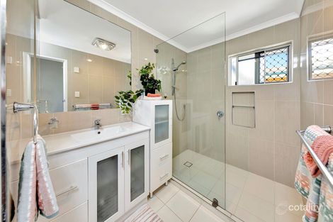 Property photo of 7 Clare Avenue Wynnum West QLD 4178
