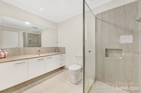 Property photo of 37 Heatherbell Avenue Point Cook VIC 3030