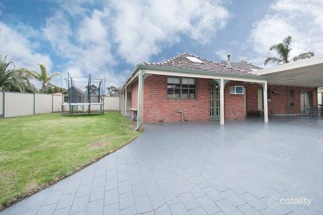 Property photo of 10 Rudstone Bend Greenvale VIC 3059