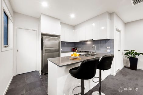 Property photo of 13/118 Kennington Park Drive Endeavour Hills VIC 3802