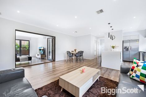 Property photo of 37 Red Brush Drive Keysborough VIC 3173