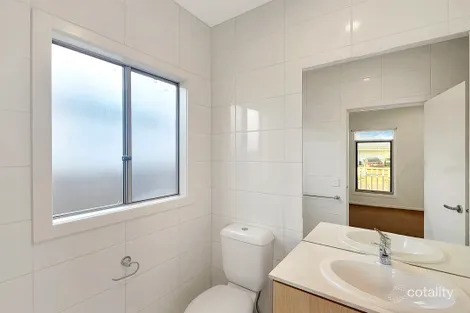 Property photo of 91 Crowlands Circuit Eynesbury VIC 3338