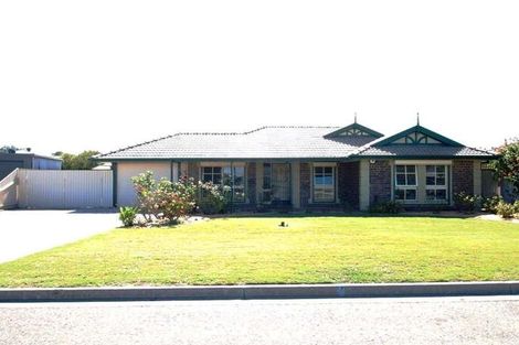 13 Heathersay Ave, Aldinga Beach, SA 5173