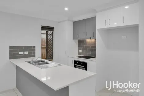 Property photo of 8 Flint Street Yarrabilba QLD 4207