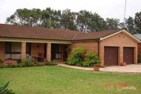 11 Albatross Ave, Hawks Nest, NSW 2324