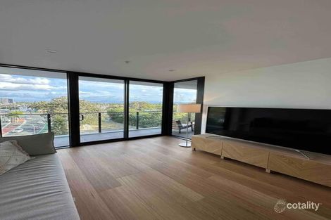 18 Remembrance Dr, Surfers Paradise, QLD 4217