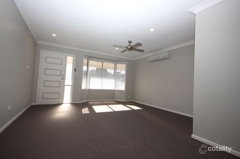 Property photo of 1/50 Angophora Drive Warabrook NSW 2304