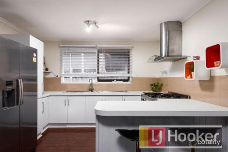 Property photo of 8 Heather Court Hampton Park VIC 3976