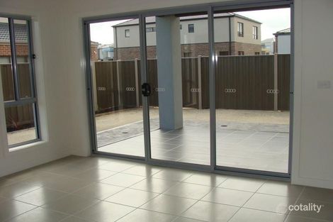 Property photo of 36 Clarendon Avenue Craigieburn VIC 3064