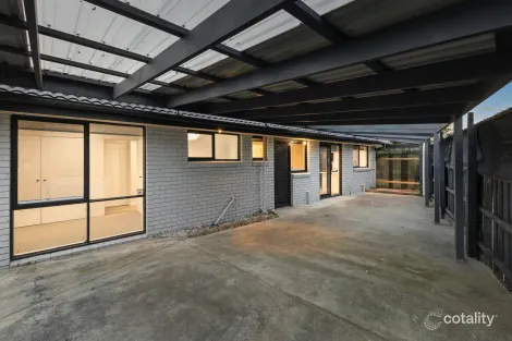 Property photo of 43 Cameron Way Pakenham VIC 3810