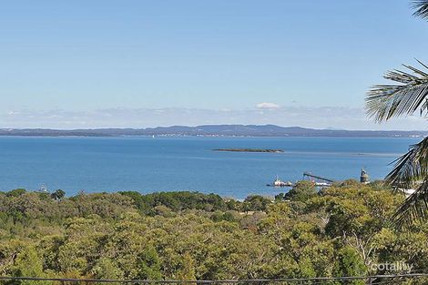 Property photo of 71 Rainbow Crescent Dunwich QLD 4183