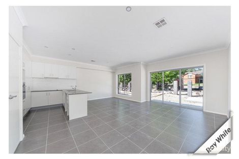 Property photo of 30 Bernacchi Street Mawson ACT 2607