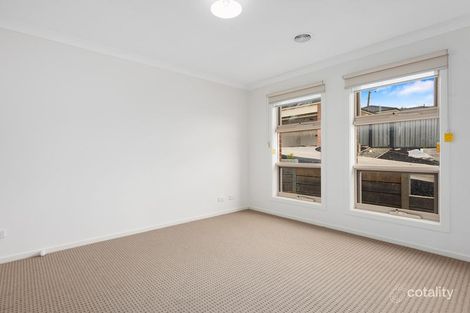 Property photo of 2/94 Lampard Road Drouin VIC 3818