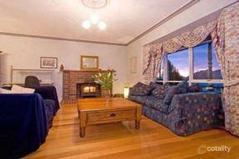 Property photo of 42 Avebury Drive Berwick VIC 3806