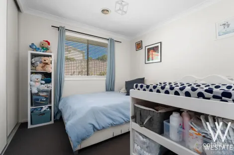 Property photo of 10 Byrne Close Kelso NSW 2795