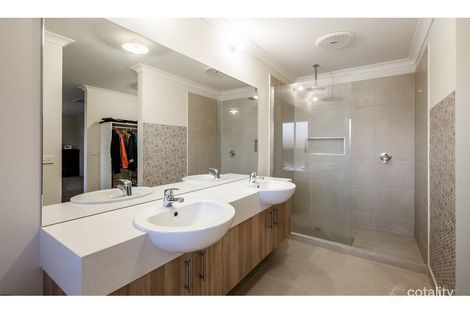 Property photo of 18 Craddock Drive Clyde North VIC 3978