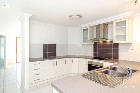 Property photo of 17 Grasstree Crescent Kirkwood QLD 4680