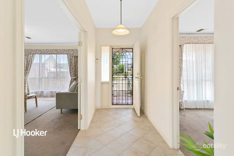 Property photo of 30 Featherstone Circuit Greenwith SA 5125