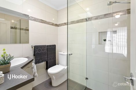 Property photo of 30 Featherstone Circuit Greenwith SA 5125