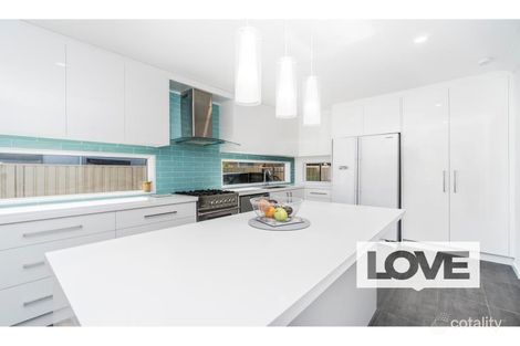 Property photo of 8 Haddon Crescent Marks Point NSW 2280