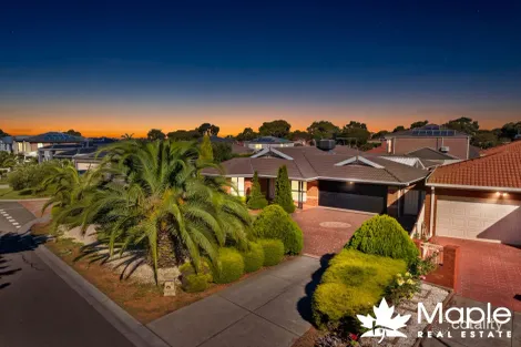 Property photo of 8 Tiffany Crescent Roxburgh Park VIC 3064