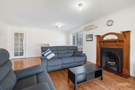 Property photo of 18 Erinka Crescent Patterson Lakes VIC 3197